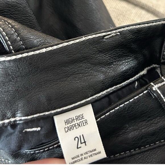 BDG Urban Outfitters High Rise Carpenter Size 24 Black Faux Leather‎ Pants Vegan - Picture 9 of 10
